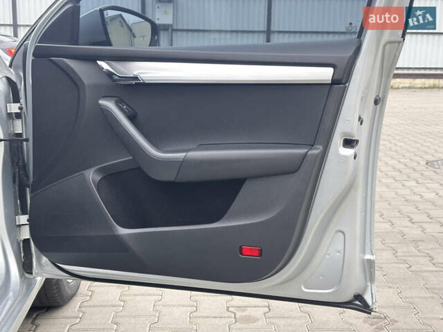 Серый Шкода Октавия, объемом двигателя 1.6 л и пробегом 218 тыс. км за 11550 $, фото 36 на Automoto.ua