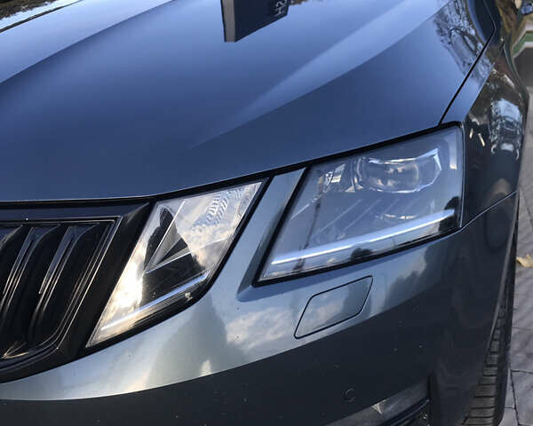 Шкода Октавія 2017 у Ужгороді на Automoto.ua Сірий Шкода Октавія, об'ємом двигуна 1.97 л та пробігом 265 тис. км за 15500 $, фото 2 на Automoto.ua