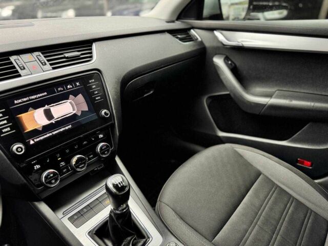 Серый Шкода Октавия, объемом двигателя 2 л и пробегом 242 тыс. км за 13600 $, фото 12 на Automoto.ua