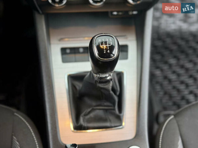 Серый Шкода Октавия, объемом двигателя 1.6 л и пробегом 218 тыс. км за 11550 $, фото 27 на Automoto.ua