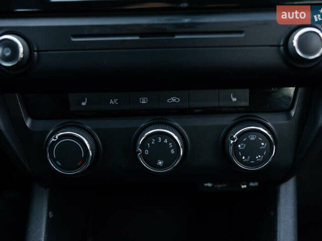 Серый Шкода Октавия, объемом двигателя 1.6 л и пробегом 213 тыс. км за 9800 $, фото 37 на Automoto.ua