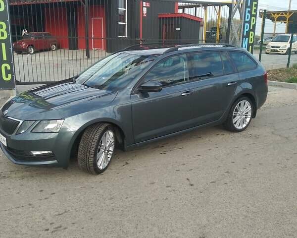 Серый Шкода Октавия, объемом двигателя 2 л и пробегом 265 тыс. км за 14999 $, фото 1 на Automoto.ua