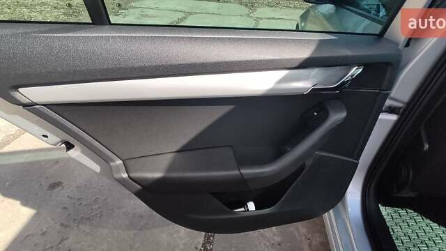 Сірий Шкода Октавія, об'ємом двигуна 1.6 л та пробігом 202 тис. км за 13500 $, фото 31 на Automoto.ua