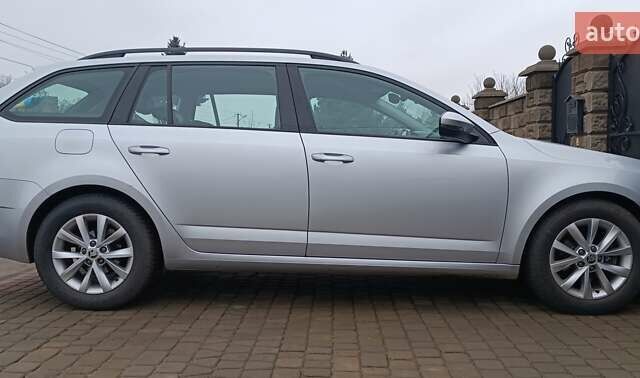 Серый Шкода Октавия, объемом двигателя 1.6 л и пробегом 266 тыс. км за 13700 $, фото 3 на Automoto.ua
