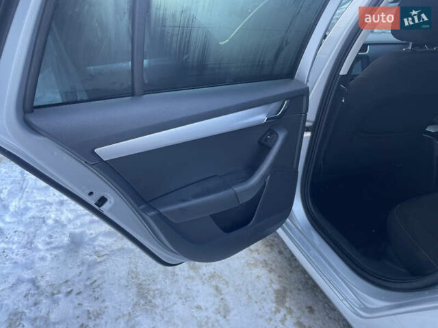 Серый Шкода Октавия, объемом двигателя 1.6 л и пробегом 324 тыс. км за 11800 $, фото 31 на Automoto.ua