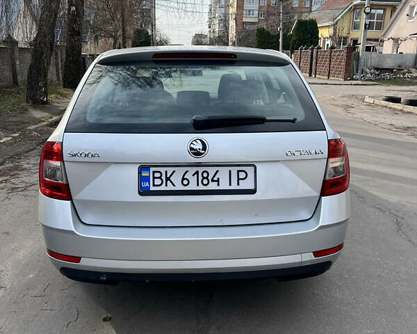 Сірий Шкода Октавія, об'ємом двигуна 1.6 л та пробігом 271 тис. км за 11000 $, фото 5 на Automoto.ua