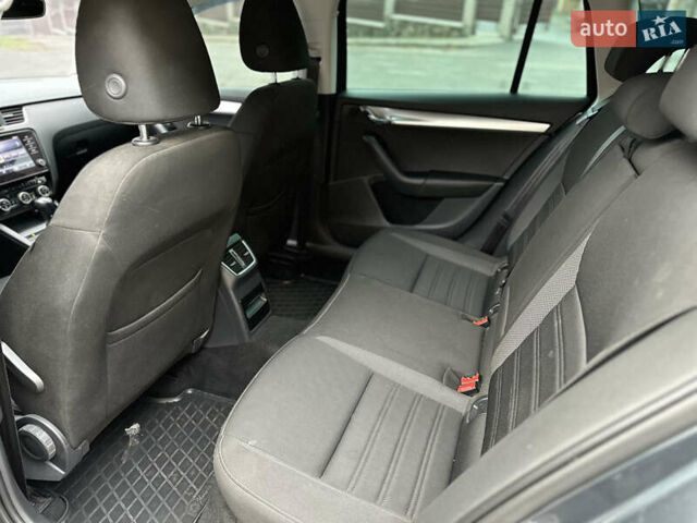 Серый Шкода Октавия, объемом двигателя 1.6 л и пробегом 344 тыс. км за 12600 $, фото 16 на Automoto.ua