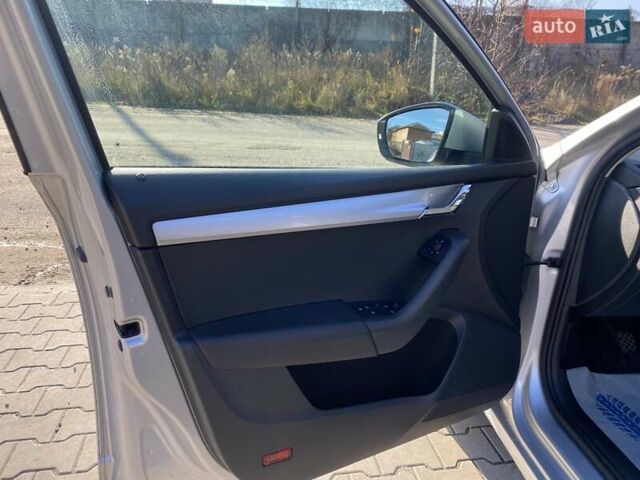 Сірий Шкода Октавія, об'ємом двигуна 1.97 л та пробігом 350 тис. км за 12777 $, фото 15 на Automoto.ua