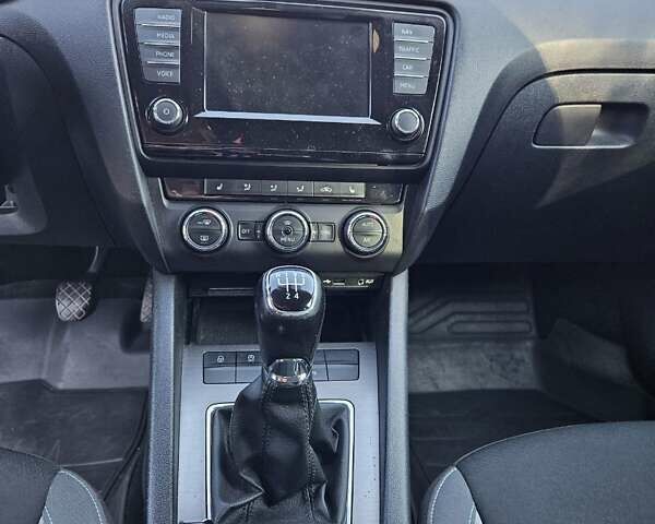 Серый Шкода Октавия, объемом двигателя 1.6 л и пробегом 305 тыс. км за 11100 $, фото 10 на Automoto.ua