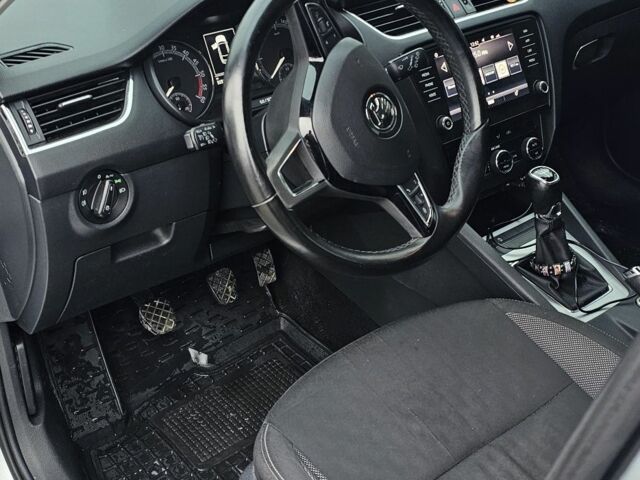 Сірий Шкода Октавія, об'ємом двигуна 1.6 л та пробігом 323 тис. км за 12000 $, фото 11 на Automoto.ua