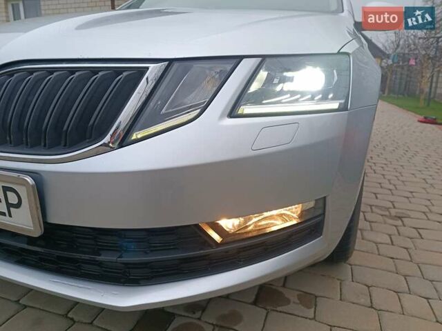 Серый Шкода Октавия, объемом двигателя 1.6 л и пробегом 266 тыс. км за 13700 $, фото 4 на Automoto.ua