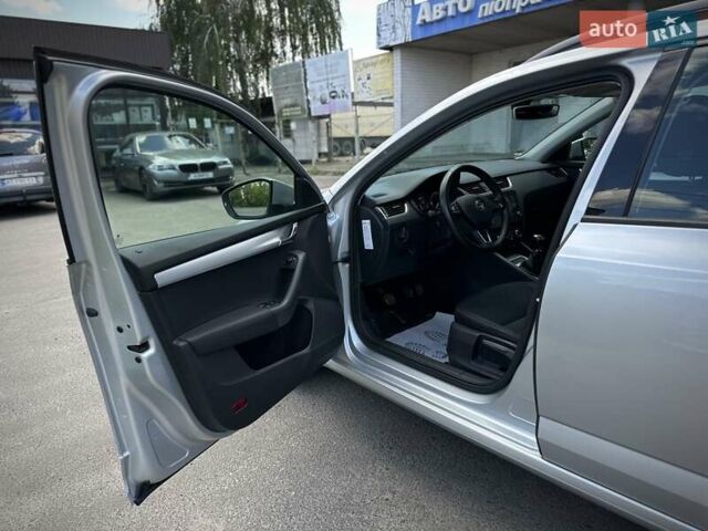 Серый Шкода Октавия, объемом двигателя 1.6 л и пробегом 252 тыс. км за 13600 $, фото 68 на Automoto.ua