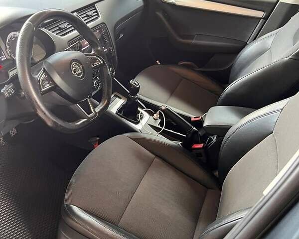 Серый Шкода Октавия, объемом двигателя 1.6 л и пробегом 200 тыс. км за 15500 $, фото 12 на Automoto.ua