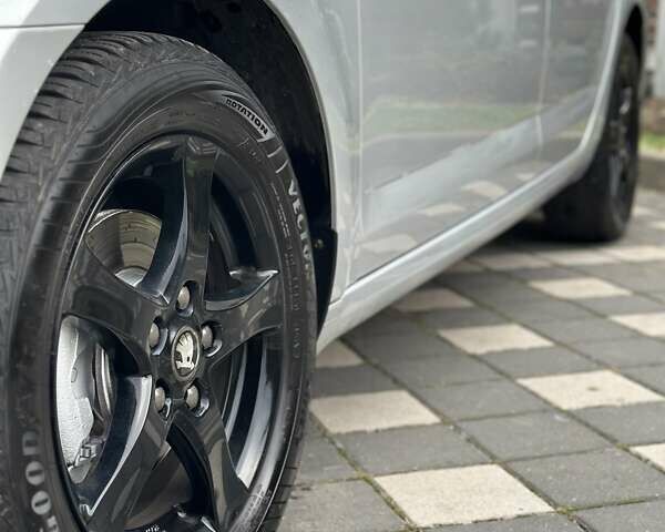 Сірий Шкода Октавія, об'ємом двигуна 2 л та пробігом 239 тис. км за 15499 $, фото 12 на Automoto.ua