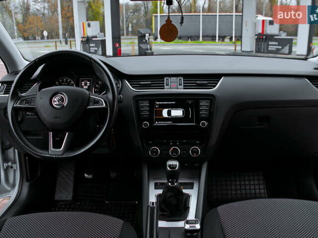 Сірий Шкода Октавія, об'ємом двигуна 2 л та пробігом 142 тис. км за 12250 $, фото 8 на Automoto.ua