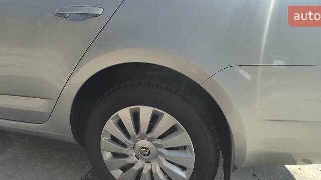 Сірий Шкода Октавія, об'ємом двигуна 1.6 л та пробігом 202 тис. км за 13500 $, фото 19 на Automoto.ua