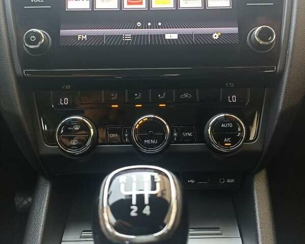 Серый Шкода Октавия, объемом двигателя 1.6 л и пробегом 271 тыс. км за 11450 $, фото 50 на Automoto.ua