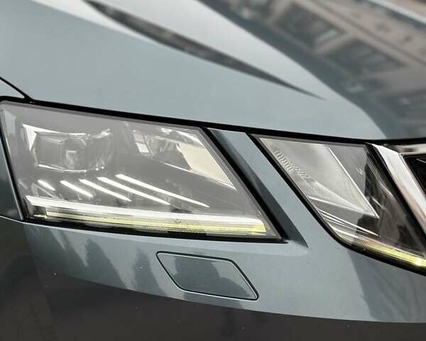 Сірий Шкода Октавія, об'ємом двигуна 2 л та пробігом 205 тис. км за 14950 $, фото 6 на Automoto.ua