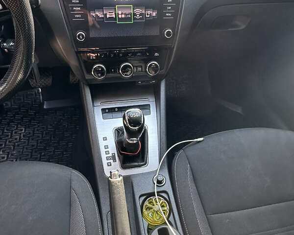 Серый Шкода Октавия, объемом двигателя 1.6 л и пробегом 289 тыс. км за 14500 $, фото 24 на Automoto.ua