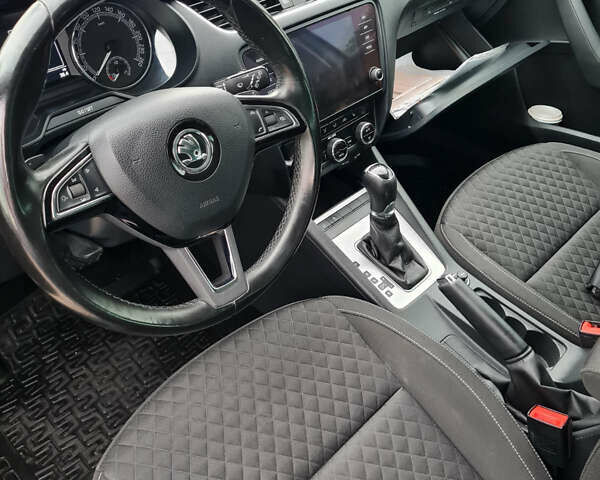 Сірий Шкода Октавія, об'ємом двигуна 2 л та пробігом 235 тис. км за 14500 $, фото 5 на Automoto.ua