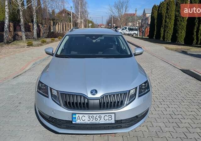 Серый Шкода Октавия, объемом двигателя 2 л и пробегом 175 тыс. км за 16100 $, фото 1 на Automoto.ua
