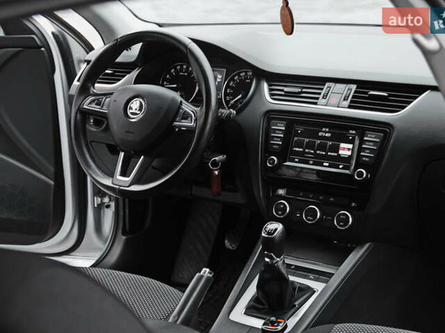 Шкода Октавія 2017 у Дніпро (Дніпропетровську) на Automoto.ua Сірий Шкода Октавія, об'ємом двигуна 2 л та пробігом 141 тис. км за 12800 $, фото 14 на Automoto.ua