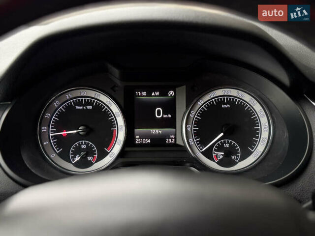 Серый Шкода Октавия, объемом двигателя 1.6 л и пробегом 252 тыс. км за 13300 $, фото 8 на Automoto.ua