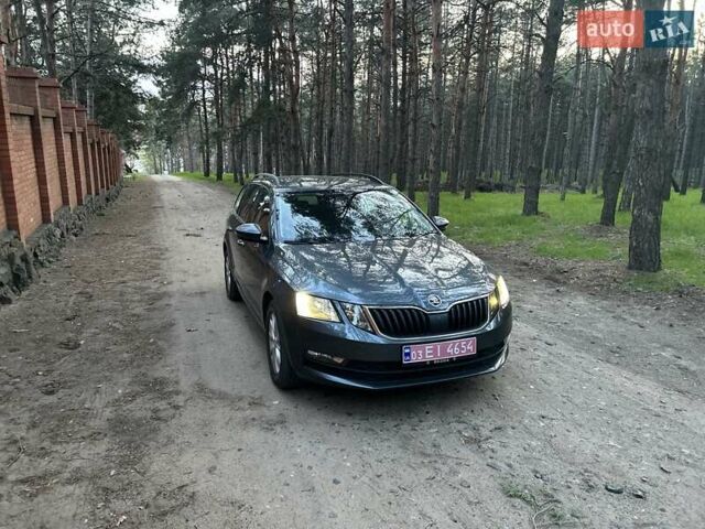 Серый Шкода Октавия, объемом двигателя 2 л и пробегом 283 тыс. км за 15699 $, фото 3 на Automoto.ua