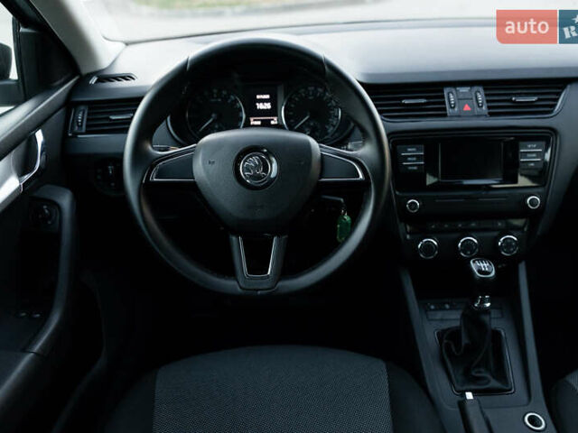 Серый Шкода Октавия, объемом двигателя 1.6 л и пробегом 213 тыс. км за 9800 $, фото 24 на Automoto.ua