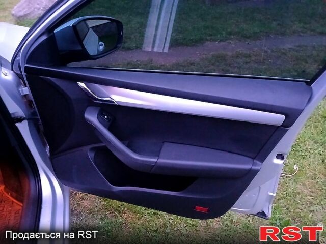 Серый Шкода Октавия, объемом двигателя 2 л и пробегом 303 тыс. км за 14850 $, фото 9 на Automoto.ua