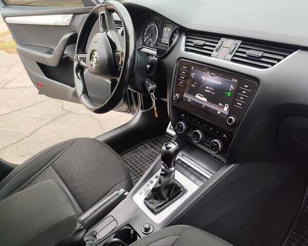 Сірий Шкода Октавія, об'ємом двигуна 1.6 л та пробігом 207 тис. км за 14300 $, фото 11 на Automoto.ua