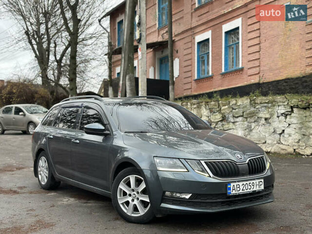 Серый Шкода Октавия, объемом двигателя 1.6 л и пробегом 344 тыс. км за 12600 $, фото 2 на Automoto.ua