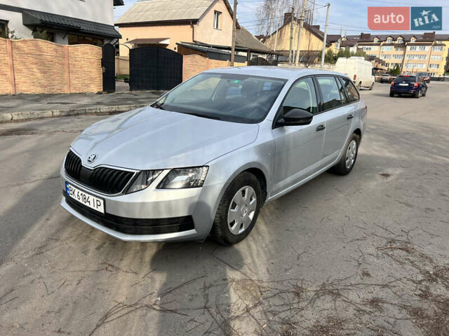 Сірий Шкода Октавія, об'ємом двигуна 1.6 л та пробігом 271 тис. км за 11000 $, фото 7 на Automoto.ua