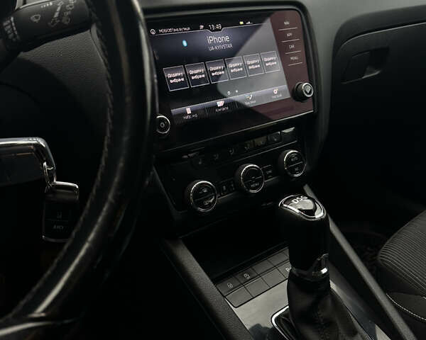 Шкода Октавія 2017 у Стрые на Automoto.ua Сірий Шкода Октавія, об'ємом двигуна 1.97 л та пробігом 258 тис. км за 15800 $, фото 7 на Automoto.ua
