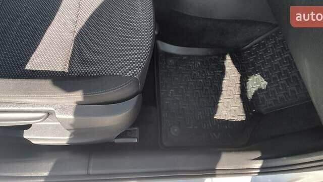 Сірий Шкода Октавія, об'ємом двигуна 1.6 л та пробігом 202 тис. км за 13500 $, фото 44 на Automoto.ua