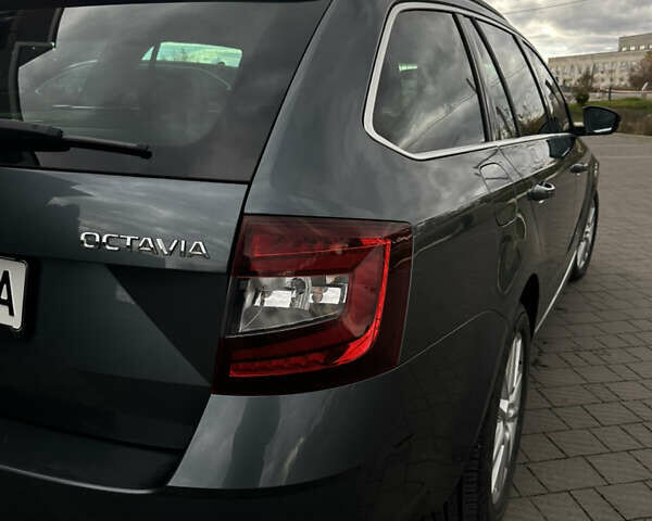 Шкода Октавія 2017 у Стрые на Automoto.ua Сірий Шкода Октавія, об'ємом двигуна 1.97 л та пробігом 258 тис. км за 15800 $, фото 16 на Automoto.ua