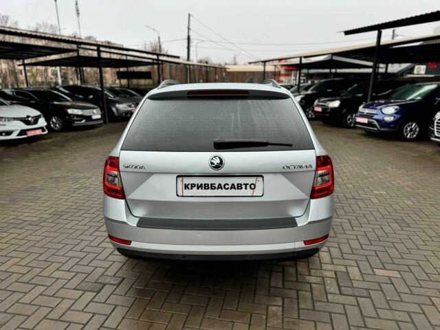 Серый Шкода Октавия, объемом двигателя 2 л и пробегом 242 тыс. км за 13600 $, фото 6 на Automoto.ua