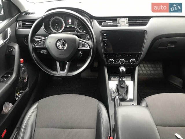 Шкода Октавія 2017 у Ужгороді на Automoto.ua Сірий Шкода Октавія, об'ємом двигуна 1.97 л та пробігом 265 тис. км за 15500 $, фото 42 на Automoto.ua