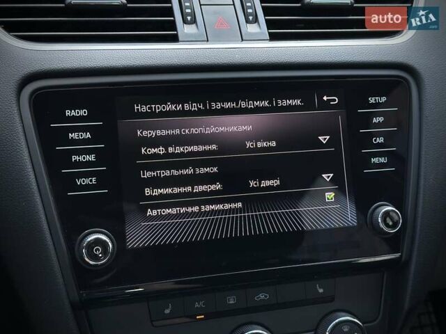 Серый Шкода Октавия, объемом двигателя 1.6 л и пробегом 252 тыс. км за 13600 $, фото 115 на Automoto.ua