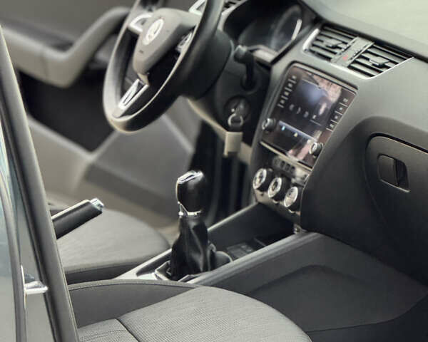 Сірий Шкода Октавія, об'ємом двигуна 1.97 л та пробігом 272 тис. км за 14499 $, фото 53 на Automoto.ua