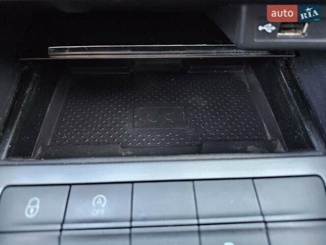 Серый Шкода Октавия, объемом двигателя 1.6 л и пробегом 305 тыс. км за 11100 $, фото 9 на Automoto.ua