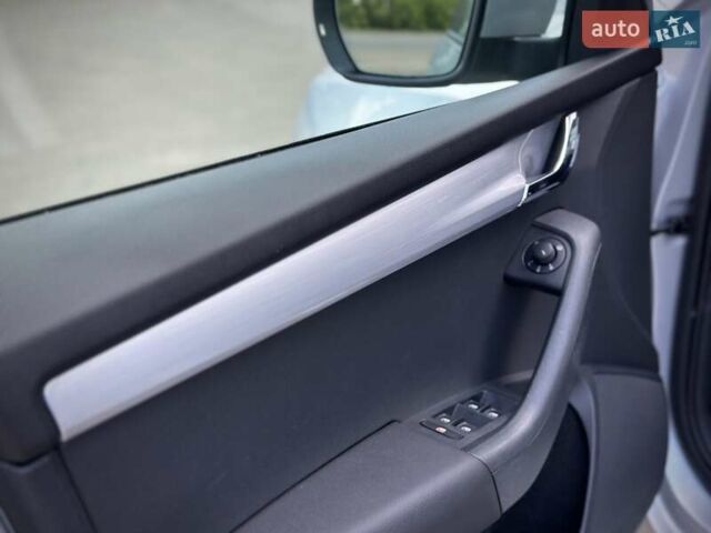Серый Шкода Октавия, объемом двигателя 1.6 л и пробегом 252 тыс. км за 13600 $, фото 72 на Automoto.ua