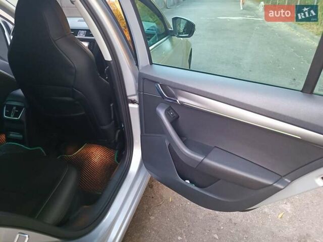 Сірий Шкода Октавія, об'ємом двигуна 1.6 л та пробігом 208 тис. км за 15900 $, фото 13 на Automoto.ua