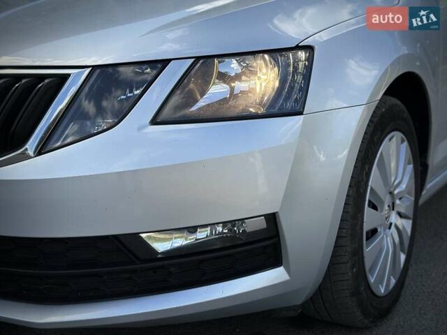 Серый Шкода Октавия, объемом двигателя 1.6 л и пробегом 252 тыс. км за 13600 $, фото 14 на Automoto.ua