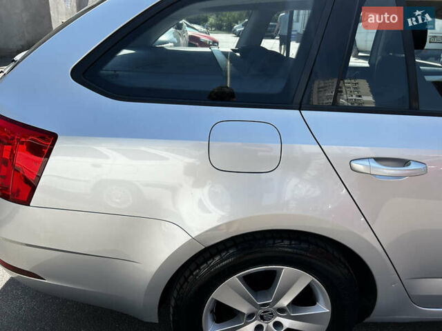 Серый Шкода Октавия, объемом двигателя 1.6 л и пробегом 249 тыс. км за 13600 $, фото 12 на Automoto.ua