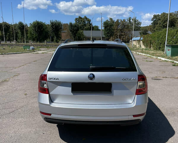 Сірий Шкода Октавія, об'ємом двигуна 2 л та пробігом 190 тис. км за 20000 $, фото 5 на Automoto.ua