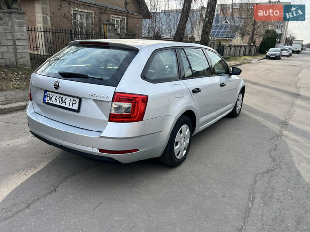 Сірий Шкода Октавія, об'ємом двигуна 1.6 л та пробігом 271 тис. км за 11000 $, фото 6 на Automoto.ua