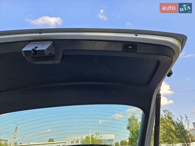 Серый Шкода Октавия, объемом двигателя 1.6 л и пробегом 305 тыс. км за 11100 $, фото 23 на Automoto.ua