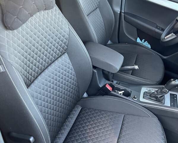 Серый Шкода Октавия, объемом двигателя 1.97 л и пробегом 299 тыс. км за 15800 $, фото 13 на Automoto.ua