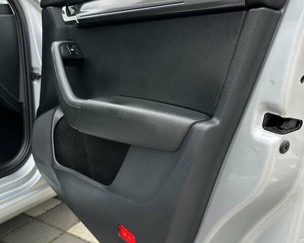 Сірий Шкода Октавія, об'ємом двигуна 2 л та пробігом 239 тис. км за 15499 $, фото 93 на Automoto.ua